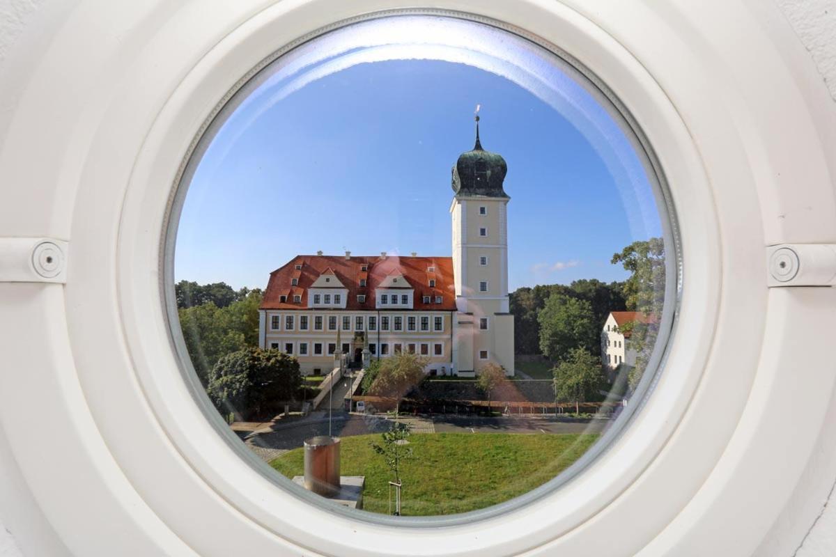 Appartments Zur Schlosswache ดีลิทส์ช ภายนอก รูปภาพ