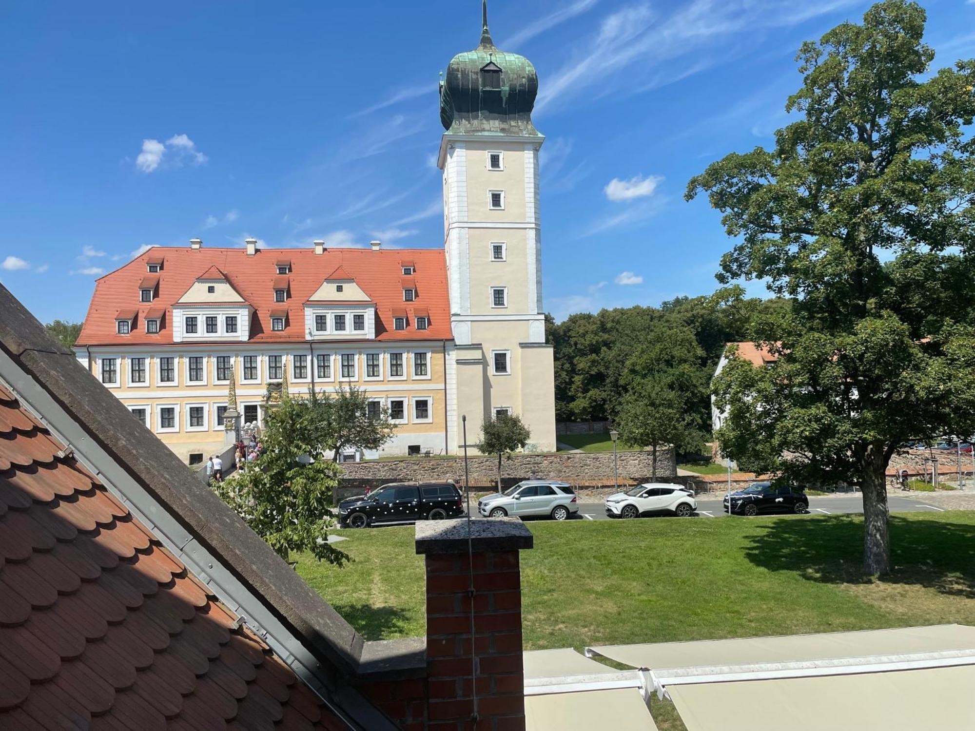 Appartments Zur Schlosswache ดีลิทส์ช ภายนอก รูปภาพ