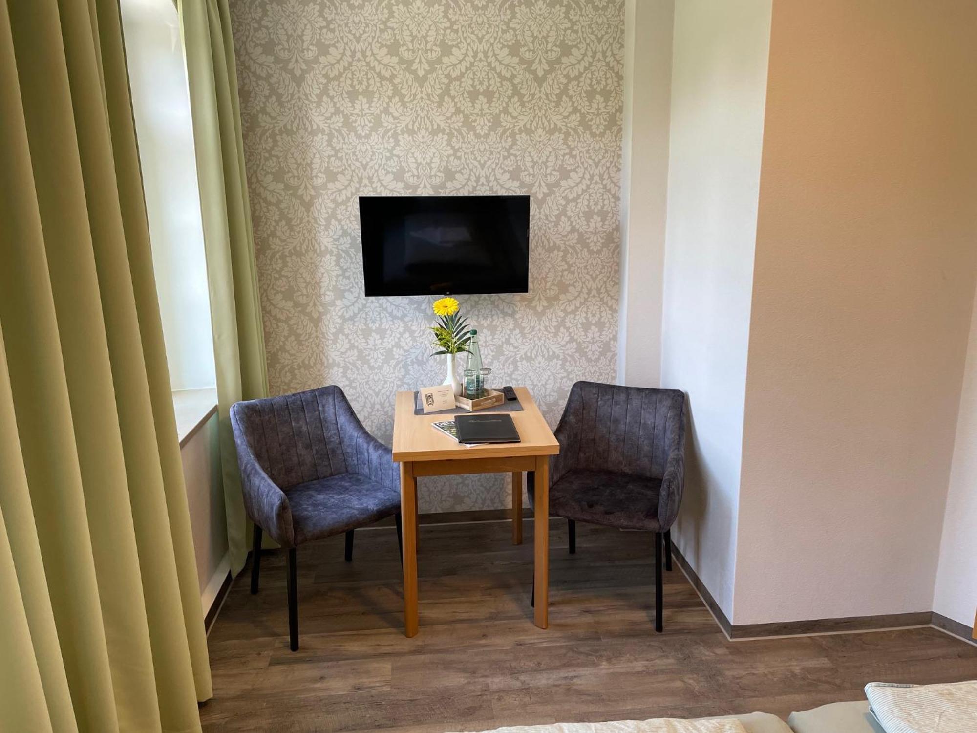 Appartments Zur Schlosswache ดีลิทส์ช ภายนอก รูปภาพ