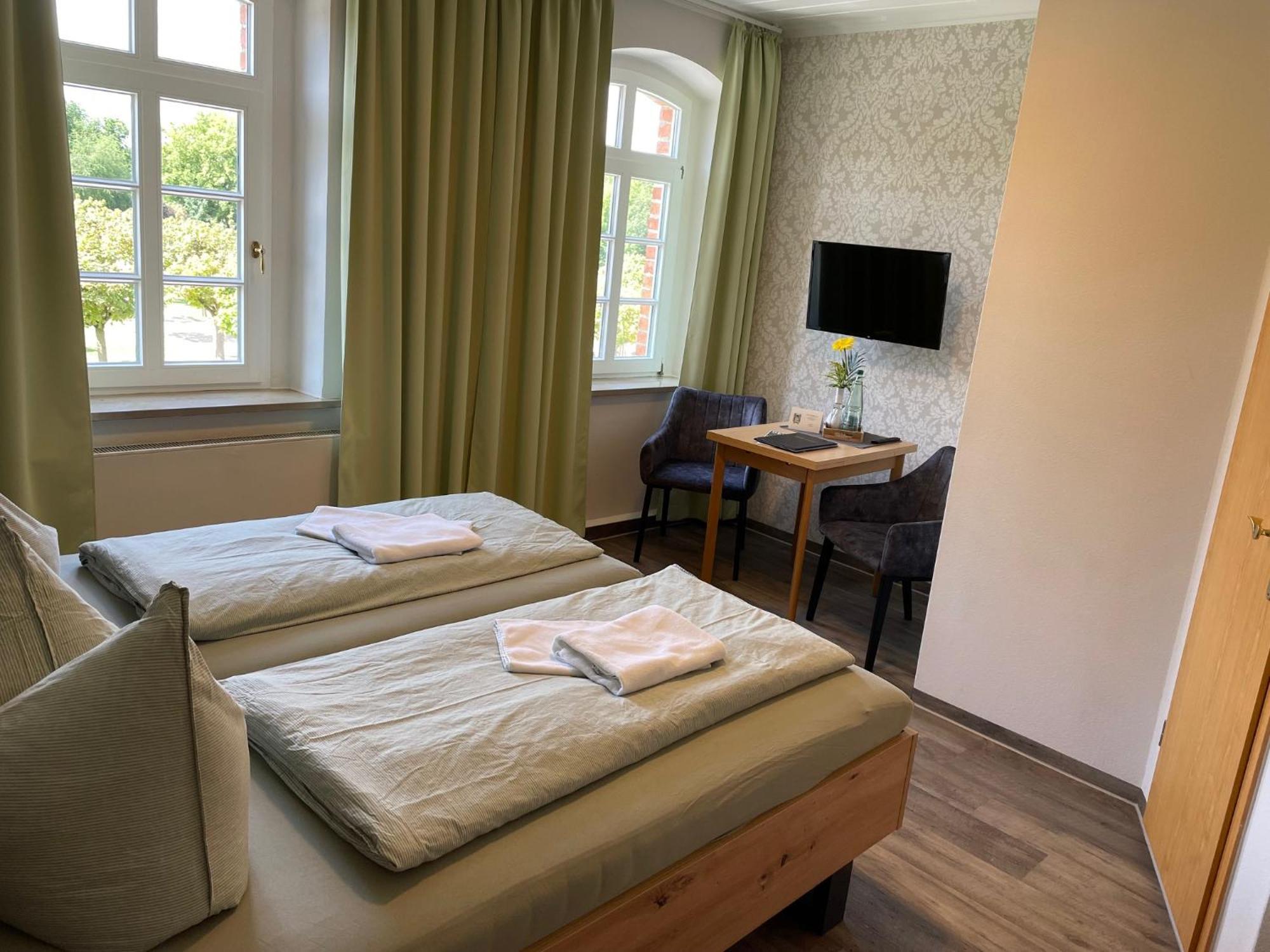Appartments Zur Schlosswache ดีลิทส์ช ภายนอก รูปภาพ